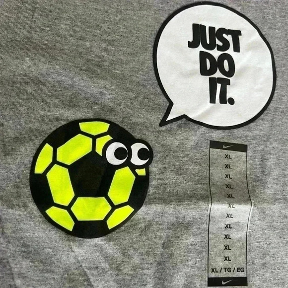 NWT Nike Tee - Picture 5 of 5